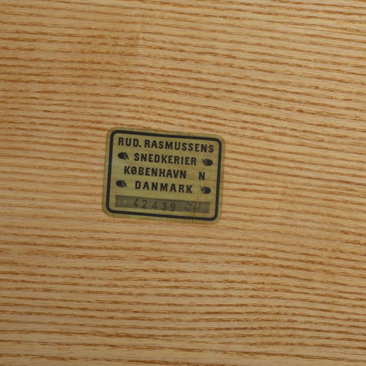 Bild 2 zu Objekt, 'Propeller Stool' - '8783' stool / side table, 1933, Kaare Klint, Rasmussen, Rud., Snedkerier, Kopenhagen, 163F 1107