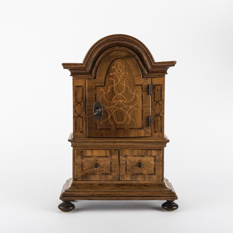 Hauptbild zu Objekt, Miniature cabinet, c. 1730, Deutschland, 163F 1225