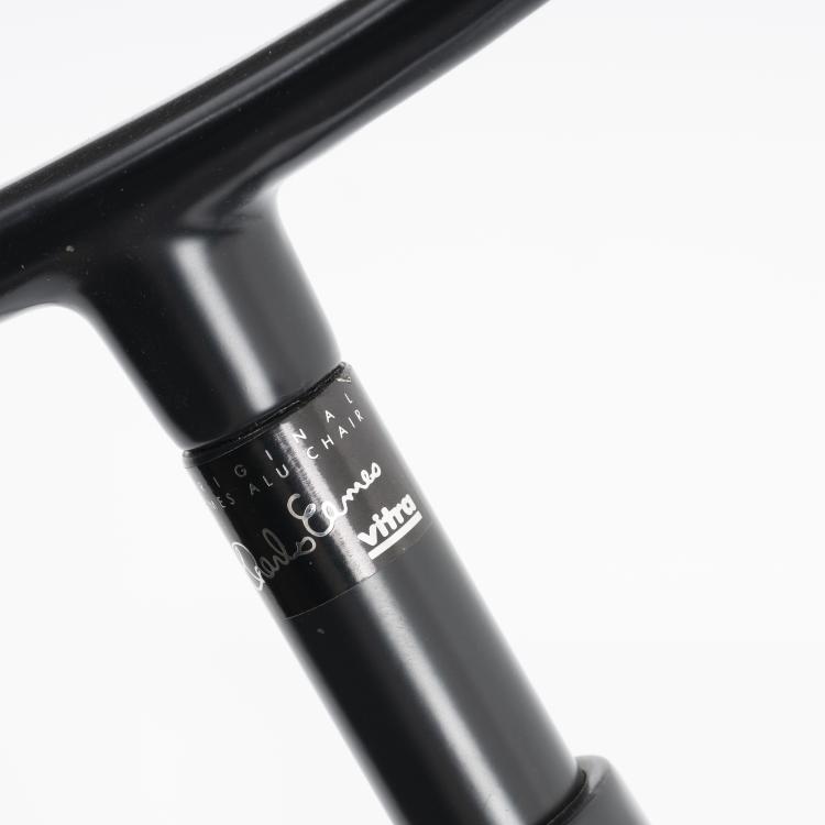 Bild 3 zu Objekt, 2 chairs 'Aluminum Group', 1958, Charles Eames,Ray Eames, Vitra Design, Weil am Rhein, 163F 1130