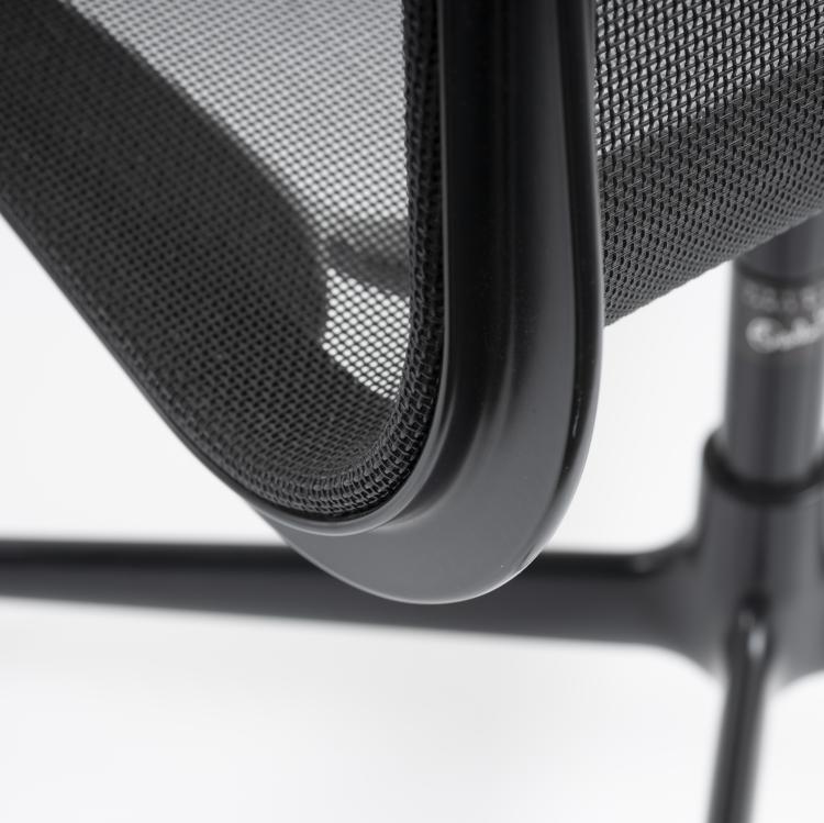 Bild 5 zu Objekt, 2 chairs 'Aluminum Group', 1958, Charles Eames,Ray Eames, Vitra Design, Weil am Rhein, 163F 1130