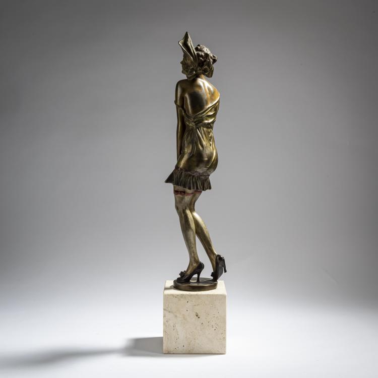 Bild 3 zu Objekt, 'Junge Frau in Hemd und Strumpfhaltern', um 1925, Bruno Zach, 162C 314