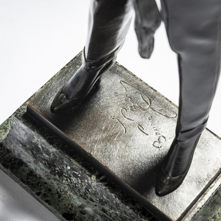 Bild 6 zu Objekt, Frau mit Zigarette, um 1928, Bruno Zach, 162C 316