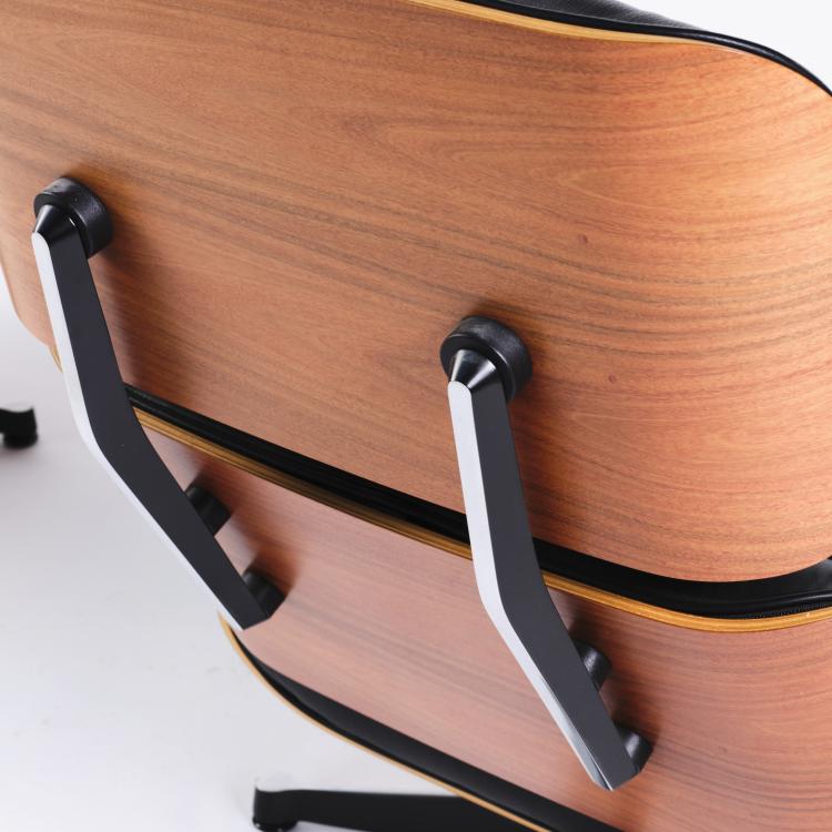 Bild 1 zu Objekt, 'Lounge chair XL' mit Ottoman, 1956, Charles Eames,Ray Eames, Vitra Design, Weil am Rhein, 163C 523