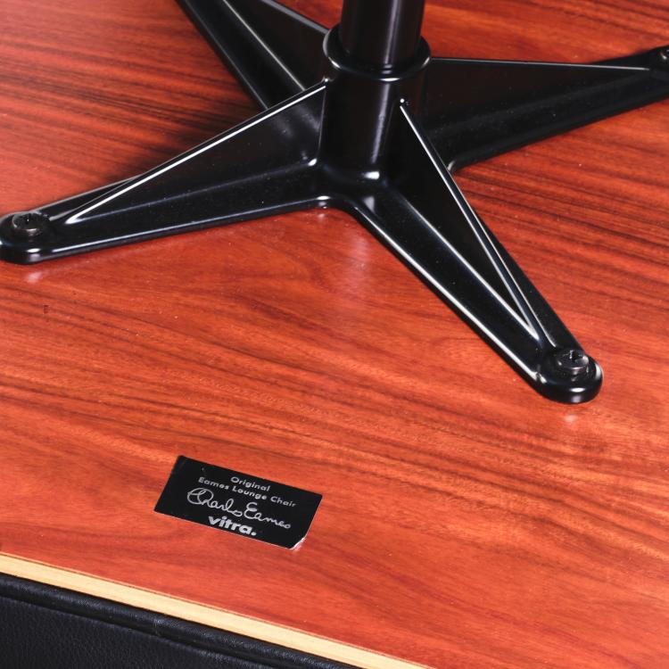 Bild 5 zu Objekt, 'Lounge chair XL' mit Ottoman, 1956, Charles Eames,Ray Eames, Vitra Design, Weil am Rhein, 163C 523