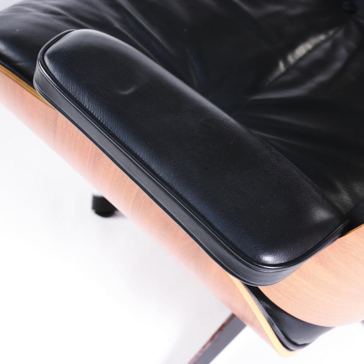 Bild 10 zu Objekt, 'Lounge chair XL' mit Ottoman, 1956, Charles Eames,Ray Eames, Vitra Design, Weil am Rhein, 163C 523