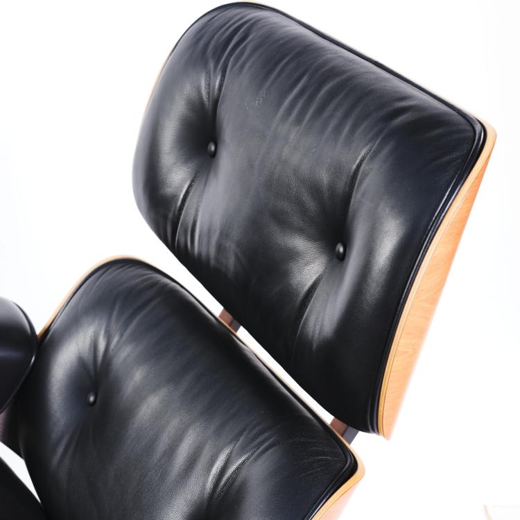 Bild 11 zu Objekt, 'Lounge chair XL' mit Ottoman, 1956, Charles Eames,Ray Eames, Vitra Design, Weil am Rhein, 163C 523