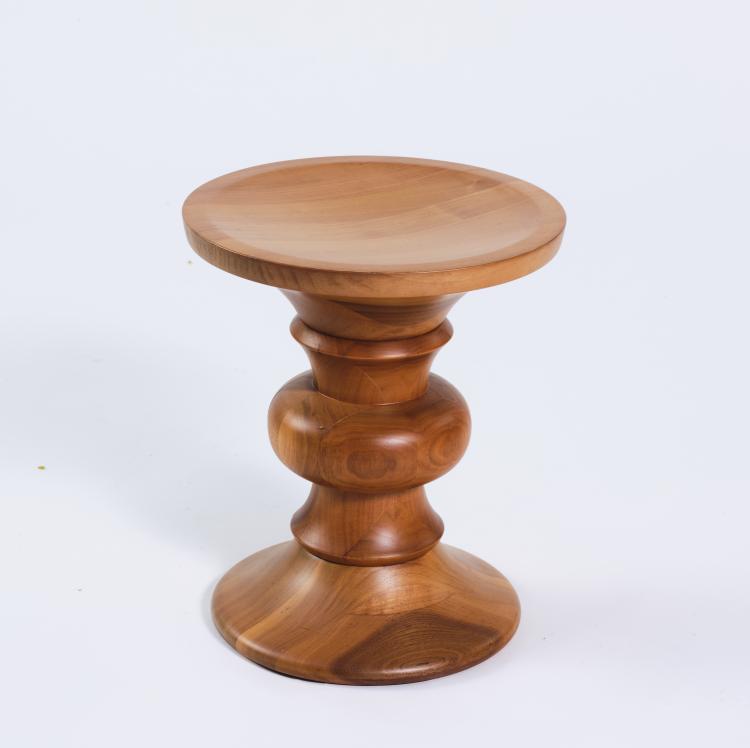 Bild 1 zu Objekt, Hocker 'Stool B' f&uuml;r das 'Time-Life'- Geb&auml;ude, 1960, Ray Eames, Vitra Design, Weil am Rhein, 163C 534