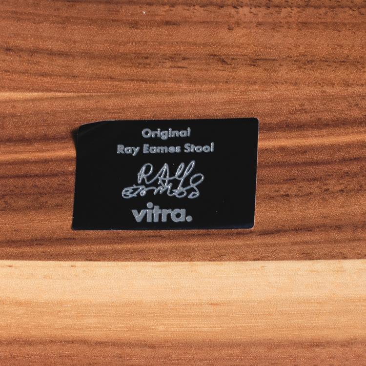 Bild 2 zu Objekt, Hocker 'Stool B' f&uuml;r das 'Time-Life'- Geb&auml;ude, 1960, Ray Eames, Vitra Design, Weil am Rhein, 163C 534