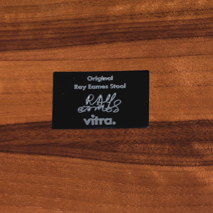 Bild 2 zu Objekt, Hocker 'Stool C' f&uuml;r das 'Time-Life'-Geb&auml;ude, 1960, Ray Eames, Vitra Design, Weil am Rhein, 163C 535