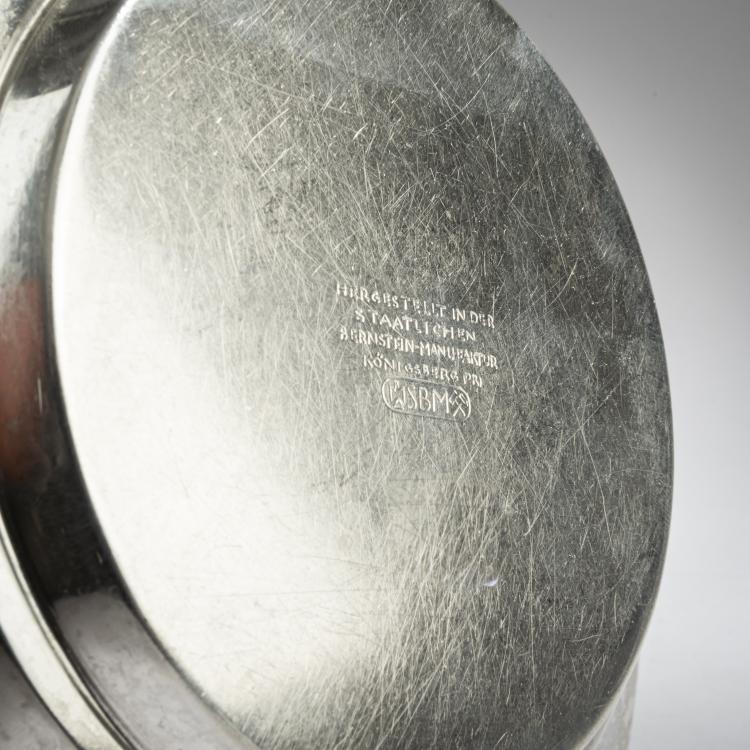 Bild 2 zu Objekt, Amber bowl, 1930s, Hermann Brachert (attributed), K&ouml;nigsberg, Staatl. Bernstein-Manufaktur, 162C 422