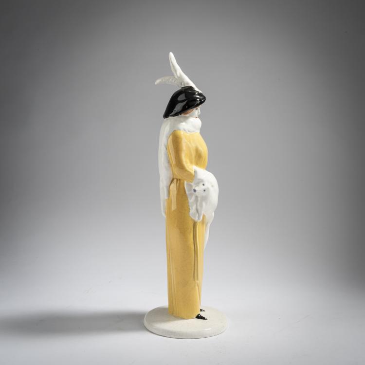 Bild 1 zu Objekt, 'Lady standing with fur', 1913/14, Eduard Klablena, Langenzersdorf, 162C 490