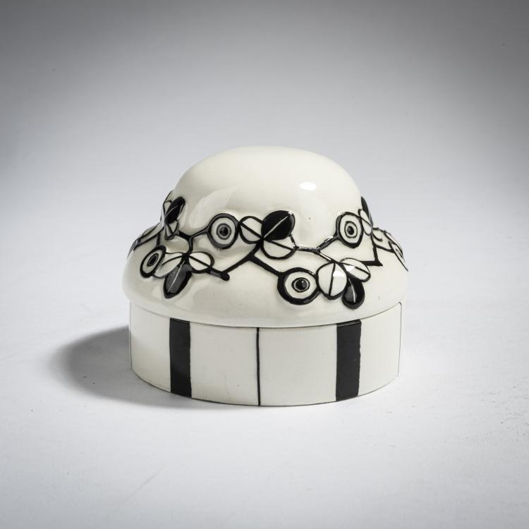 Hauptbild zu Objekt, Small box and cover, c. 1912, Bertold L&ouml;ffler, Wiener Keramik, 162C 522
