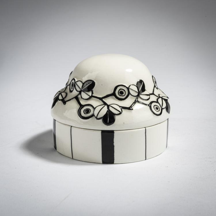 Bild 1 zu Objekt, Small box and cover, c. 1912, Bertold L&ouml;ffler, Wiener Keramik, 162C 522