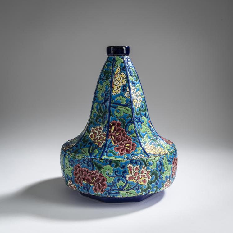 Bild 1 zu Objekt, Tall vase, 1920s, Longwy, Faiencerie de, 162C 502