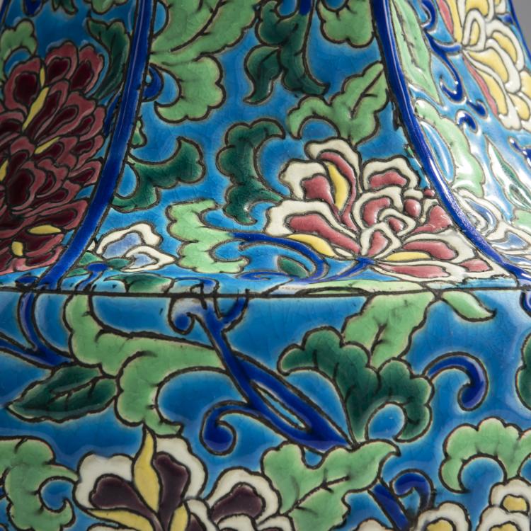 Bild 3 zu Objekt, Tall vase, 1920s, Longwy, Faiencerie de, 162C 502