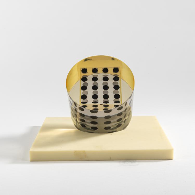 Bild 1 zu Objekt, 'Deformazione ottico-dinamica di un cubo in un cilindro, Serie a punti F', 1959 - 1963, Enzo Mari, Danese, Mailand, 163B 184