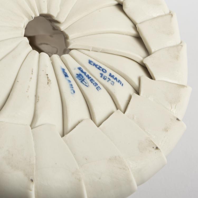 Bild 2 zu Objekt, 'Samos' - 'V' vase, 1973, Enzo Mari, Danese, Mailand, 163B 188