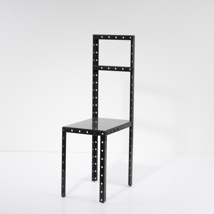 Bild 1 zu Objekt, Stuhl 'Hamlet Machine', um 1987, Robert Wilson, XO, Boissy-Saint-L&eacute;ger, 163B 202
