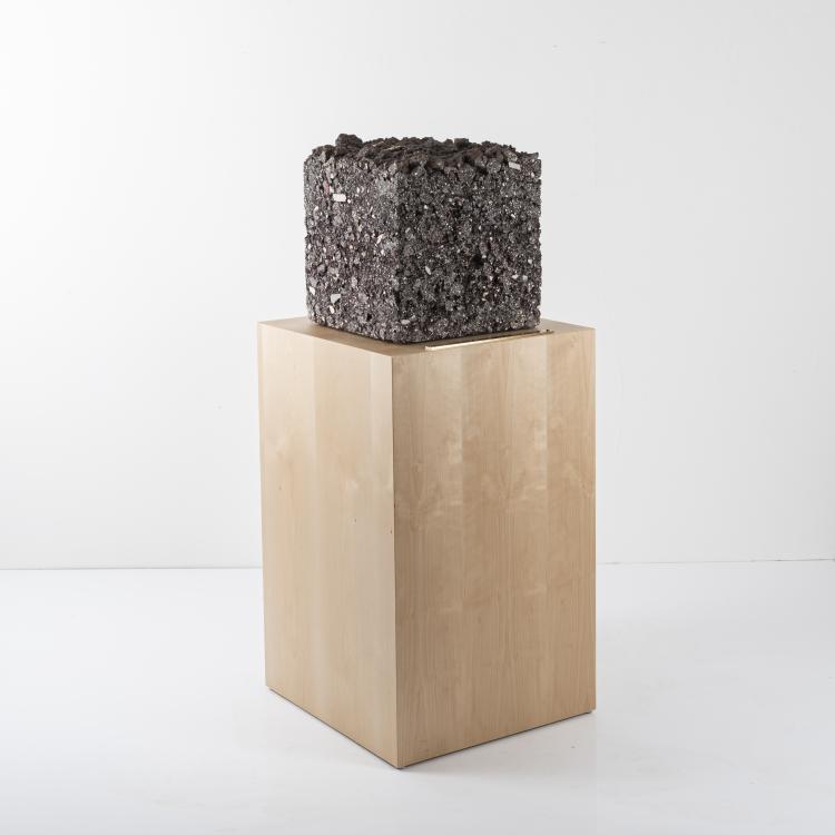 Bild 1 zu Objekt, 'Mutterboden Johannisberg', 2021, Jesse Magee, 163B 267