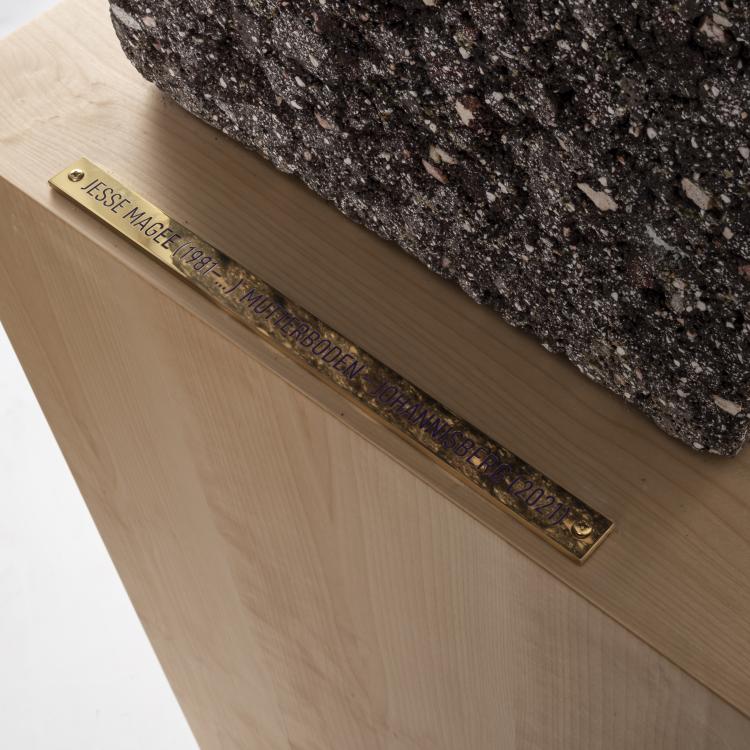 Bild 3 zu Objekt, 'Mutterboden Johannisberg', 2021, Jesse Magee, 163B 267