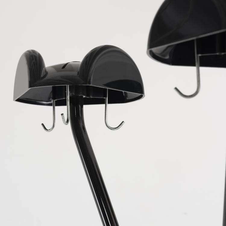 Bild 2 zu Objekt, 'Tricorno Tre' coat rack, 1977, Enzo Mari, Danese, Mailand, 163B 195