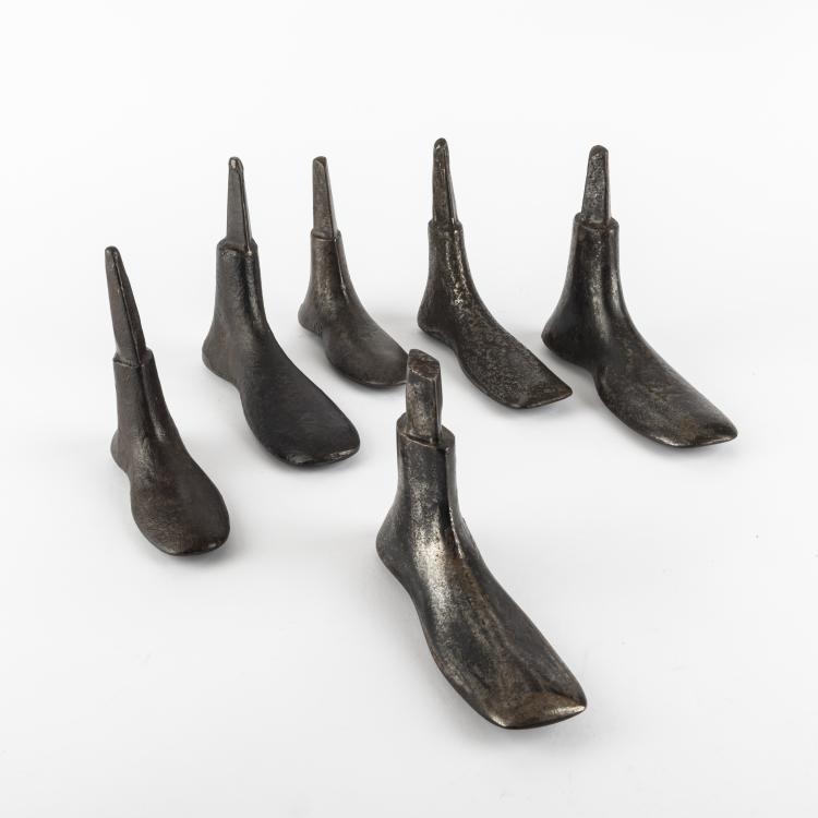 Hauptbild zu Objekt, 6 shoe lasts, probably 19th century, Deutschland (zugeschrieben), 163B 240