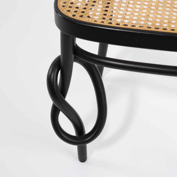 Bild 3 zu Objekt, Anniversary '214K' chair with photograph, 1985, Michael Thonet,Jan Versnel, Thonet, Frankenberg, 163B 173