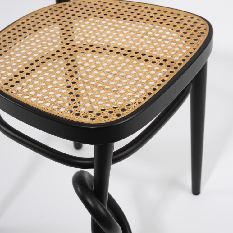 Bild 4 zu Objekt, Anniversary '214K' chair with photograph, 1985, Michael Thonet,Jan Versnel, Thonet, Frankenberg, 163B 173