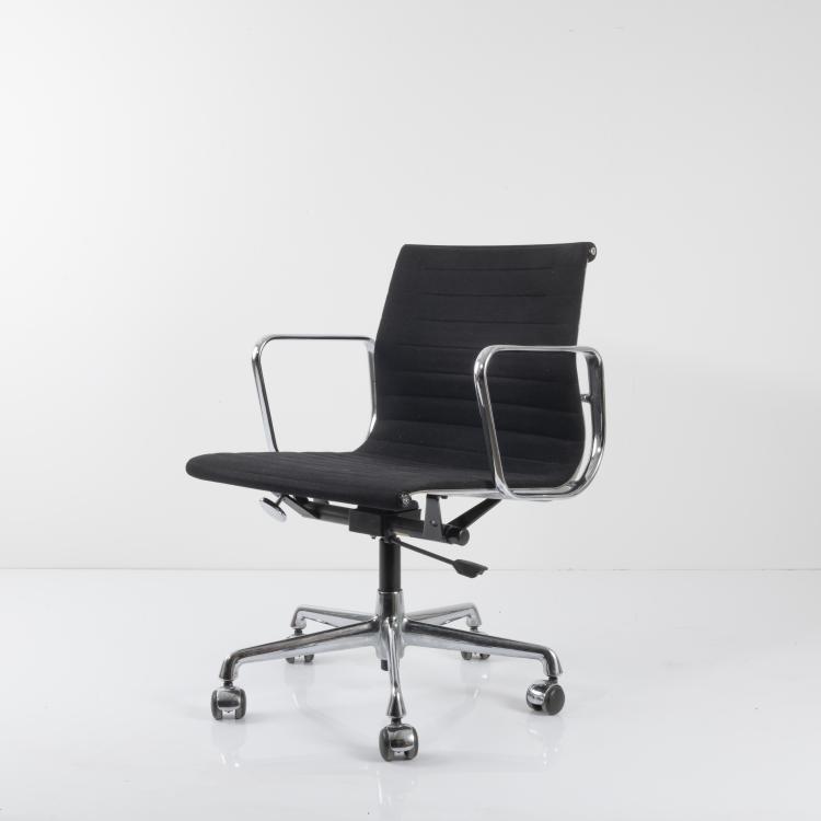 Hauptbild zu Objekt, Stuhl 'Aluminum Group', 1958, Charles Eames,Ray Eames, Vitra Design, Weil am Rhein, 163B 197