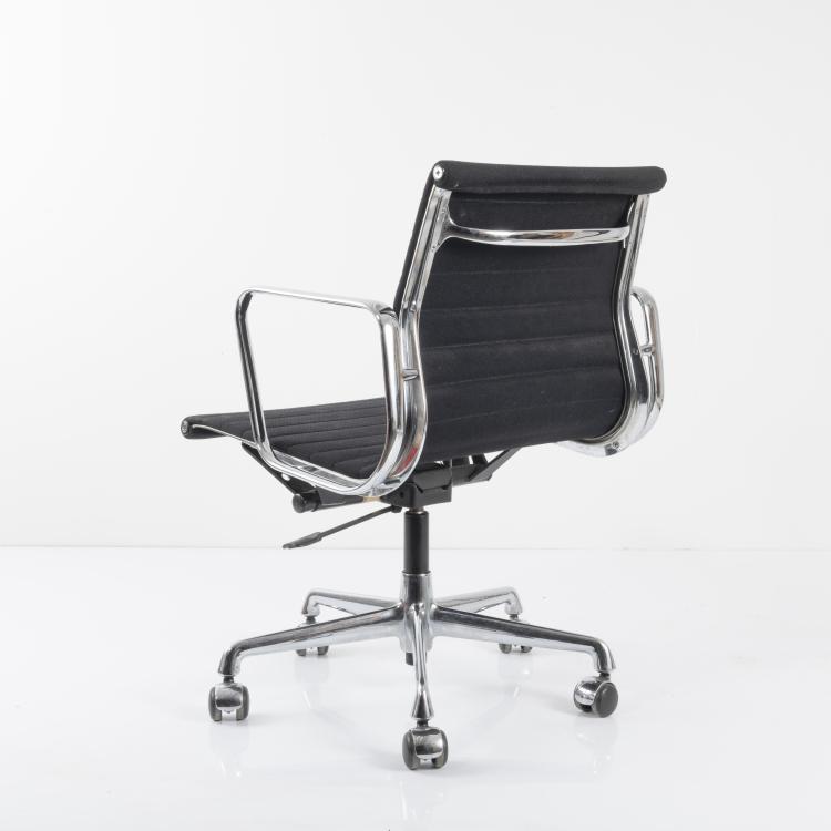 Bild 1 zu Objekt, Stuhl 'Aluminum Group', 1958, Charles Eames,Ray Eames, Vitra Design, Weil am Rhein, 163B 197