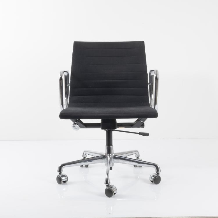 Bild 3 zu Objekt, Stuhl 'Aluminum Group', 1958, Charles Eames,Ray Eames, Vitra Design, Weil am Rhein, 163B 197