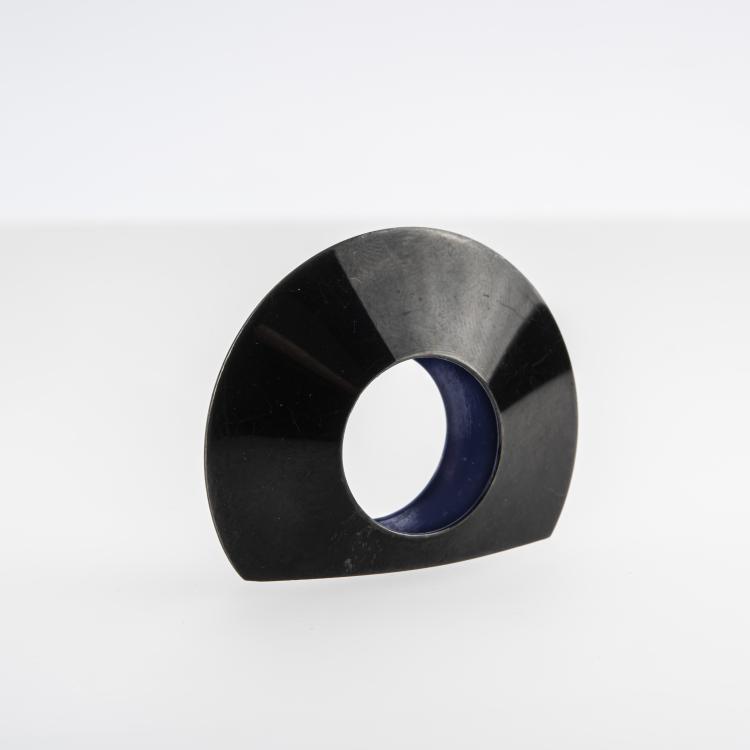 Hauptbild zu Objekt, Ring aus der Serie 'Kegelschnitte', 1986, Herman Hermsen, 163E 818
