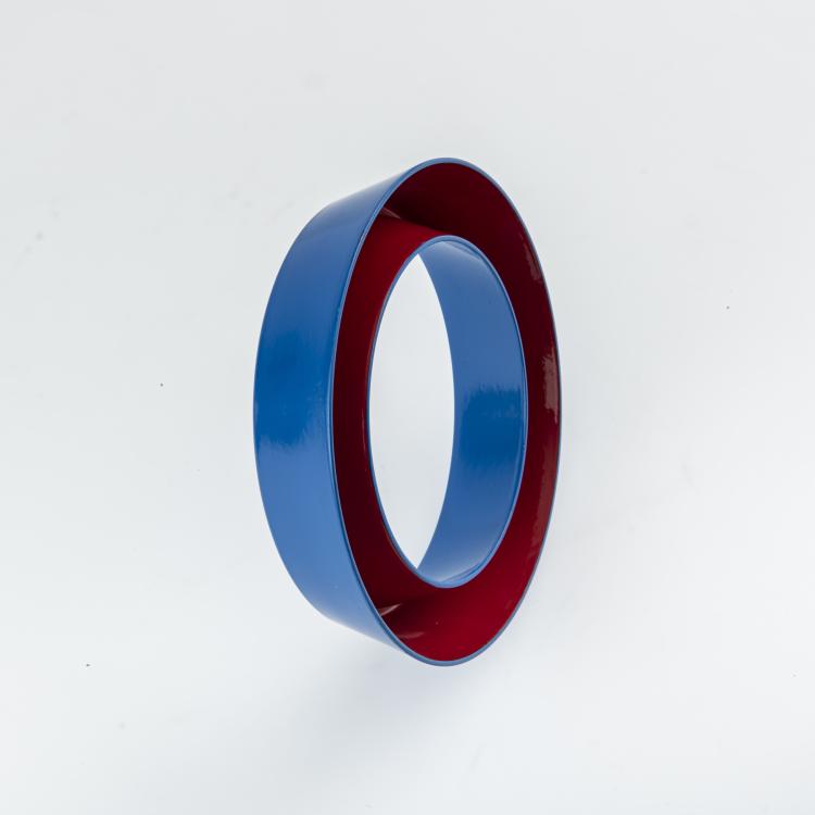 Hauptbild zu Objekt, Armreif aus der Serie 'Cones', 1986, Herman Hermsen, 163E 888