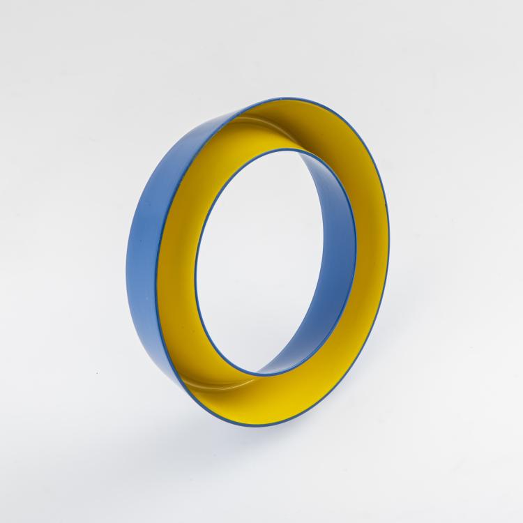 Hauptbild zu Objekt, Armreif aus der Serie 'Cones', 1986, Herman Hermsen, 163E 889