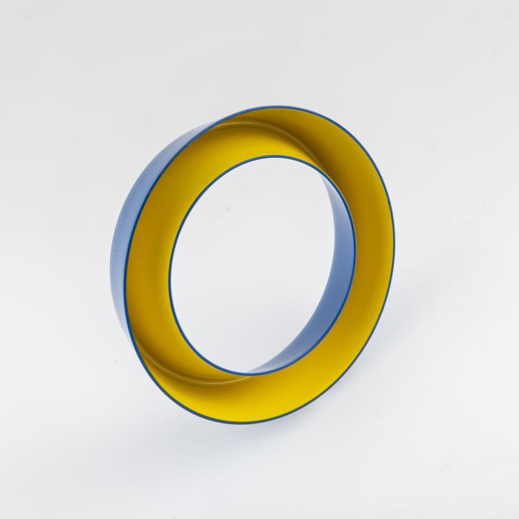 Bild 1 zu Objekt, Armreif aus der Serie 'Cones', 1986, Herman Hermsen, 163E 889