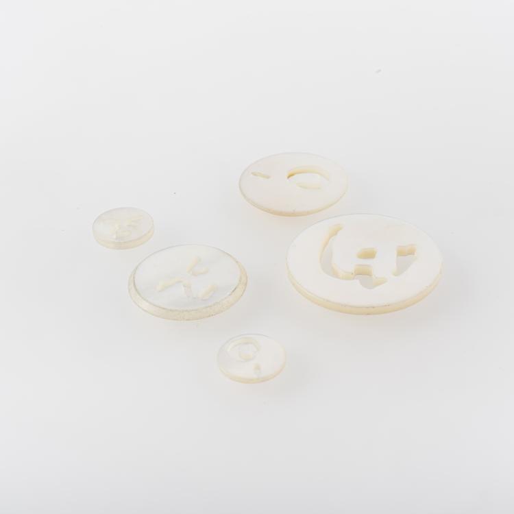 Hauptbild zu Objekt, 5 decorative buttons, c. 1990, Onno Boeckhoudt, Best Friends - Modern Jewelry, 163E 1054