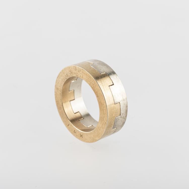 Bild 2 zu Objekt, 'Compatible Partner Ring', 1992, Wilhelm Tasso Mattar,Johannes Oppermann,Gabriela Felgentr&auml;ger, 163E 1025