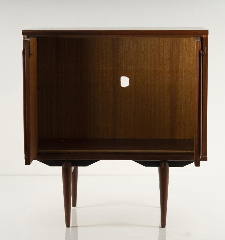 Bild 1 zu Objekt, Kleiner Schrank, um 1960, D&auml;nemark, 163C 485