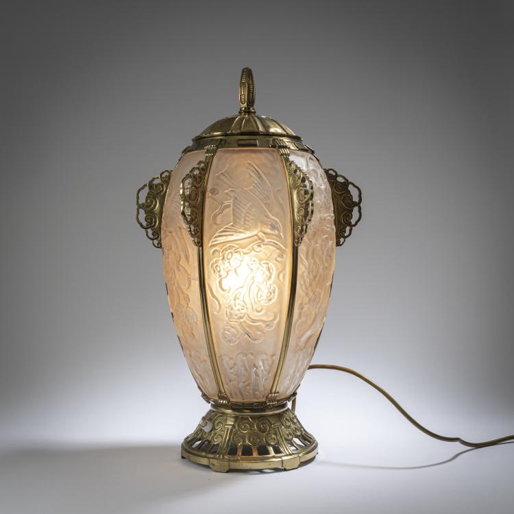 Bild 1 zu Objekt, Gro&szlig;e Tischleuchte 'Oiseaux', um 1928, Marius-Ernest Sabino, Sabino, Marius-Ernest, Paris, 162B 196