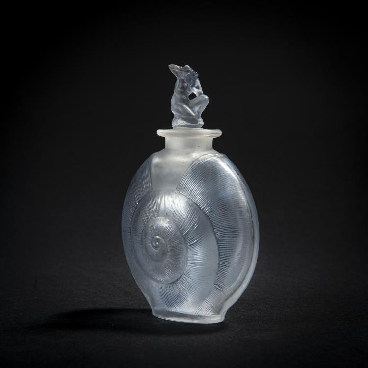 Bild 1 zu Objekt, Flacon 'Amphitrite', 1920, Ren&eacute; Lalique, Lalique, Ren&eacute;, Combs-la-Ville oder Wingen-sur-Moder, 162A 3