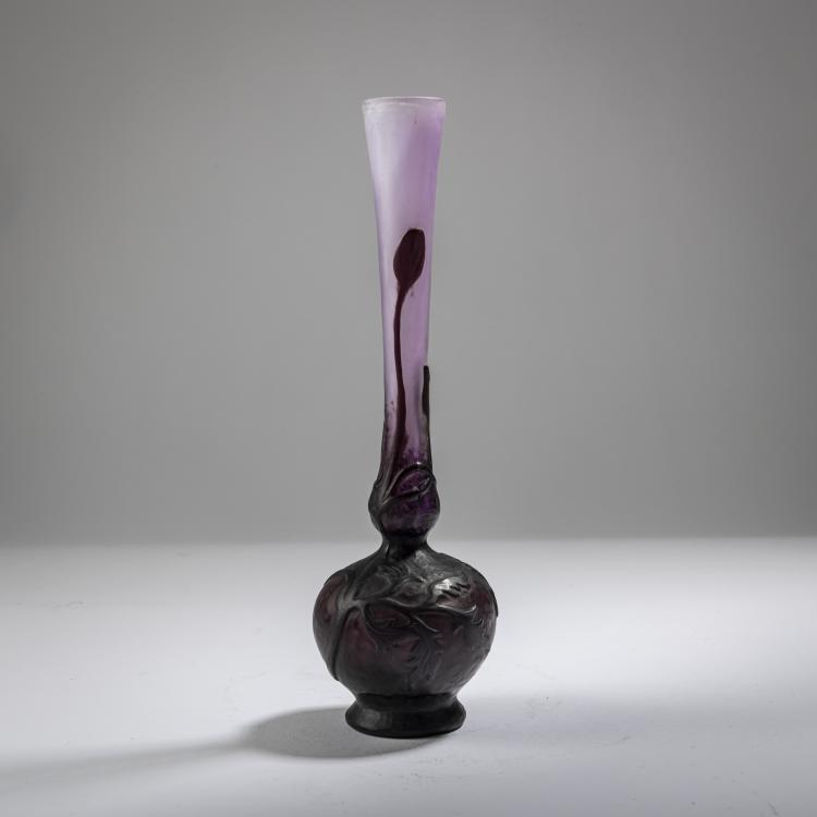 Hauptbild zu Objekt, Enghalsvase 'Tulipes', um 1910, Nancy Daum Fr&egrave;res, Daum Fr&egrave;res, Nancy, 162B 112