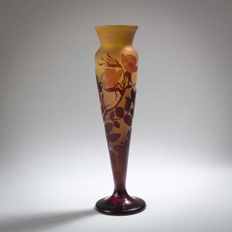 Hauptbild zu Objekt, Tall 'Eglantines' vase, 1925-36, Emile Gall&eacute;, Gall&eacute;, Etablissements, Nancy, 162B 177