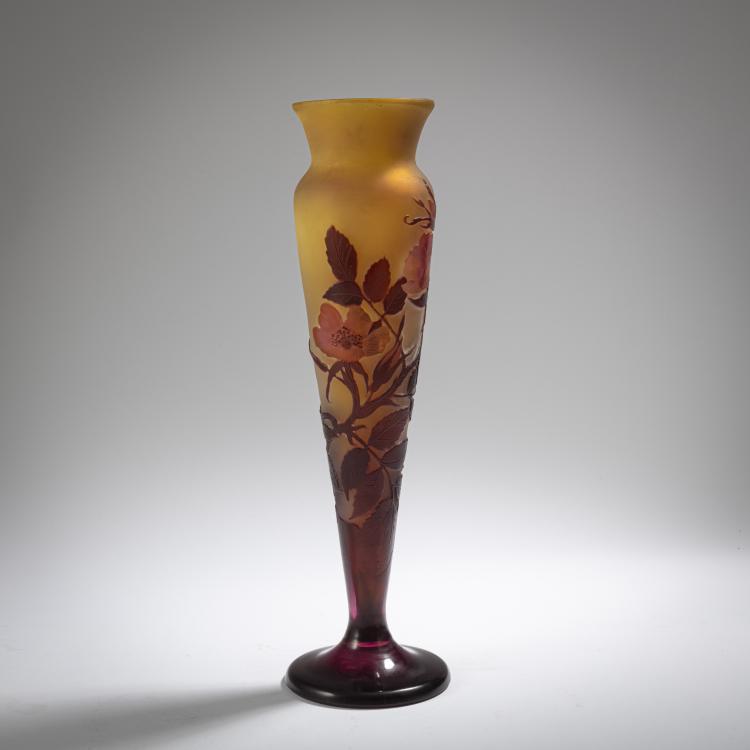 Bild 1 zu Objekt, Tall 'Eglantines' vase, 1925-36, Emile Gall&eacute;, Gall&eacute;, Etablissements, Nancy, 162B 177