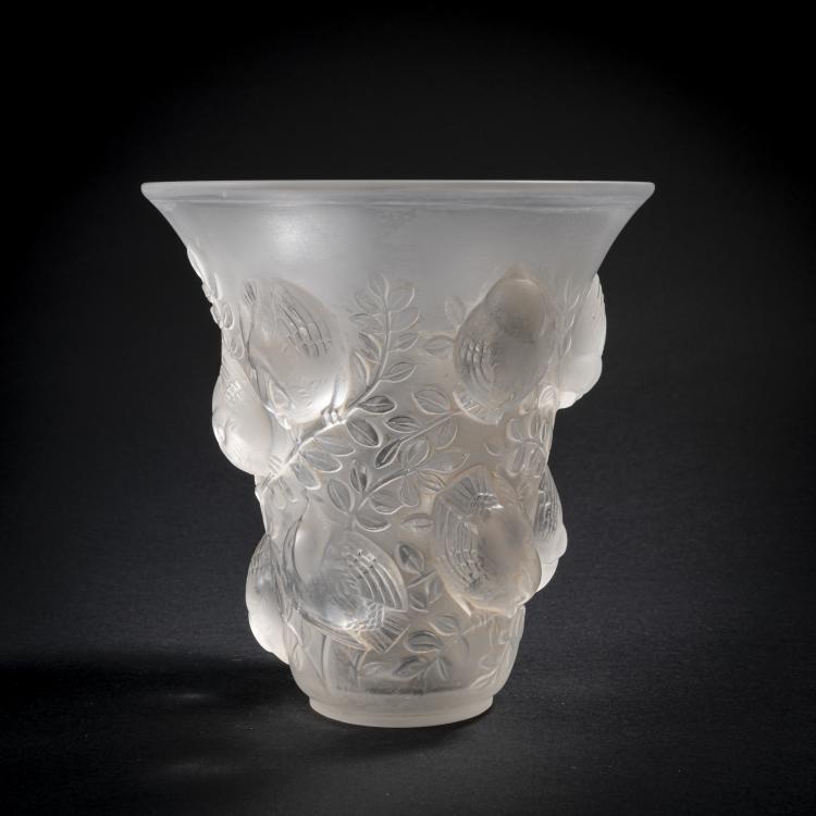 Hauptbild zu Objekt, Vase 'Saint-Fran&ccedil;ois', 1930, Ren&eacute; Lalique, Lalique, Ren&eacute;, Wingen-sur-Moder, 162A 30