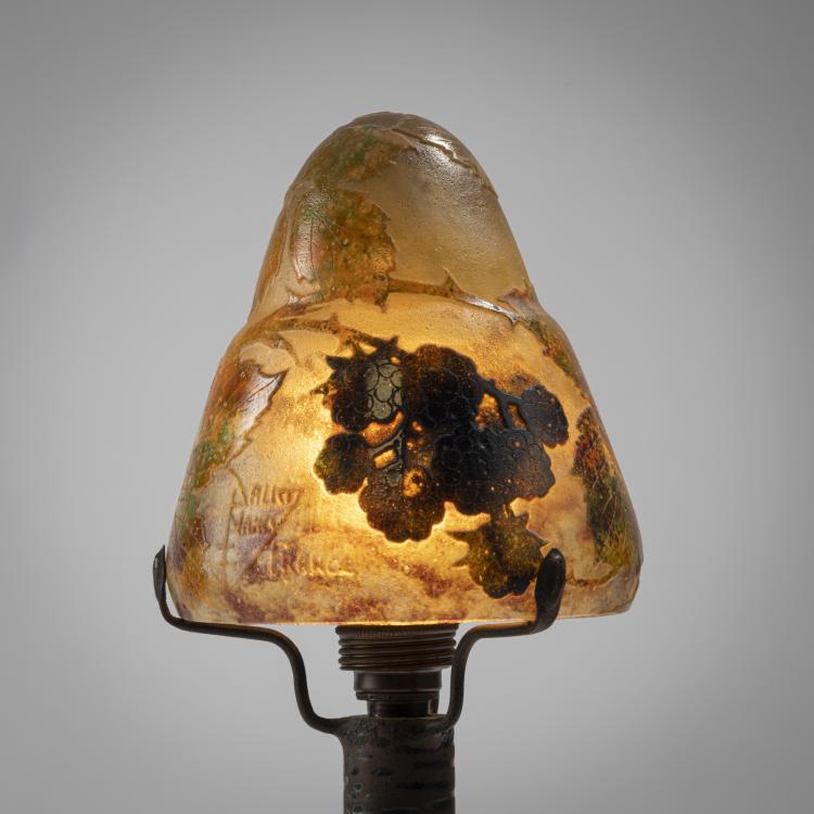 Bild 3 zu Objekt, Tischleuchte 'M&ucirc;res en automne', um 1910, Nancy Daum Fr&egrave;res, Daum Fr&egrave;res, Nancy, 162B 115