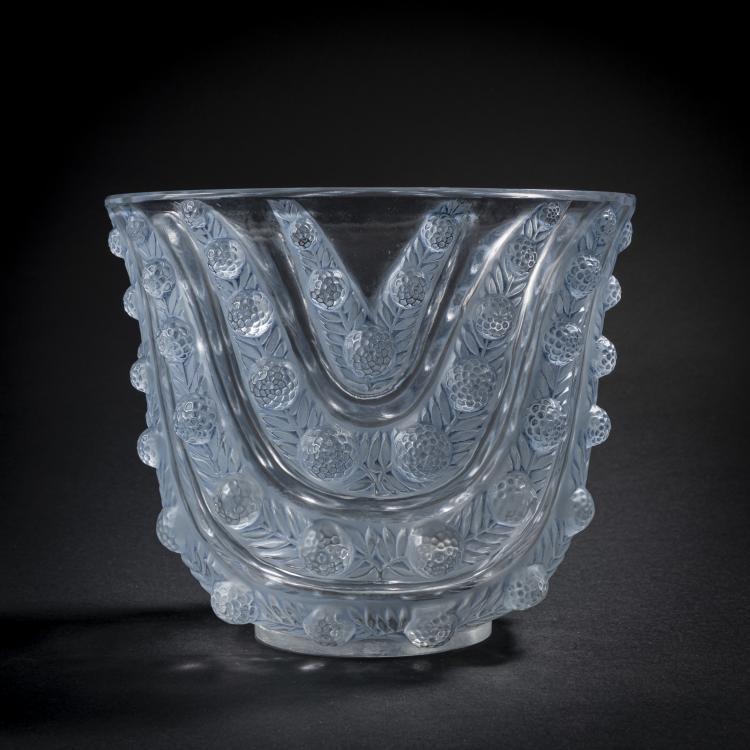 Hauptbild zu Objekt, Vase 'Vichy', 1937, Ren&eacute; Lalique, Lalique, Ren&eacute;, Wingen-sur-Moder, 162A 40