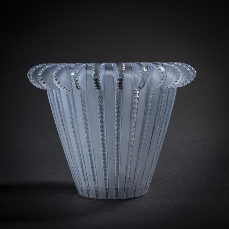 Hauptbild zu Objekt, 'Royat' vase, 1936, Ren&eacute; Lalique, Lalique, Wingen-sur-Moder, 162A 38
