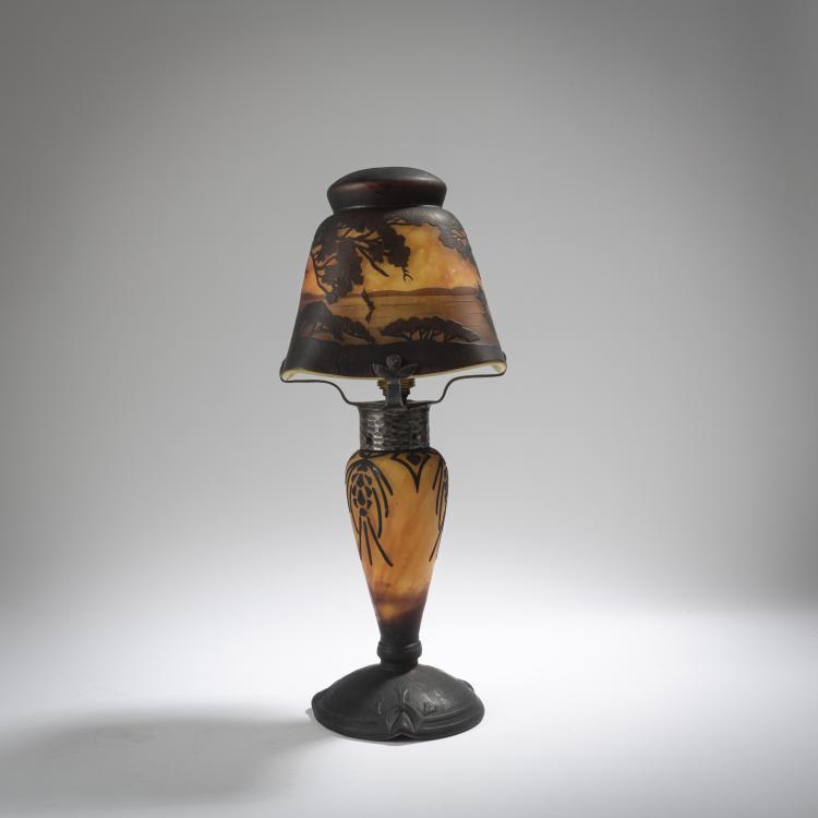 Bild 1 zu Objekt, Tischleuchte 'Paysage lacustre', um 1910, Nancy Daum Fr&egrave;res, Daum Fr&egrave;res, Nancy, 162B 118