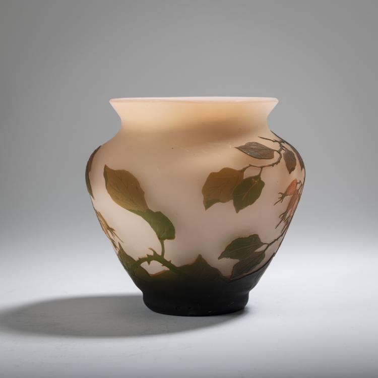 Bild 2 zu Objekt, Vase mit Hagebutten, 1921-29, Arsall, Vereinigte Lausitzer Glaswerke, Wei&szlig;wasser, 162B 261