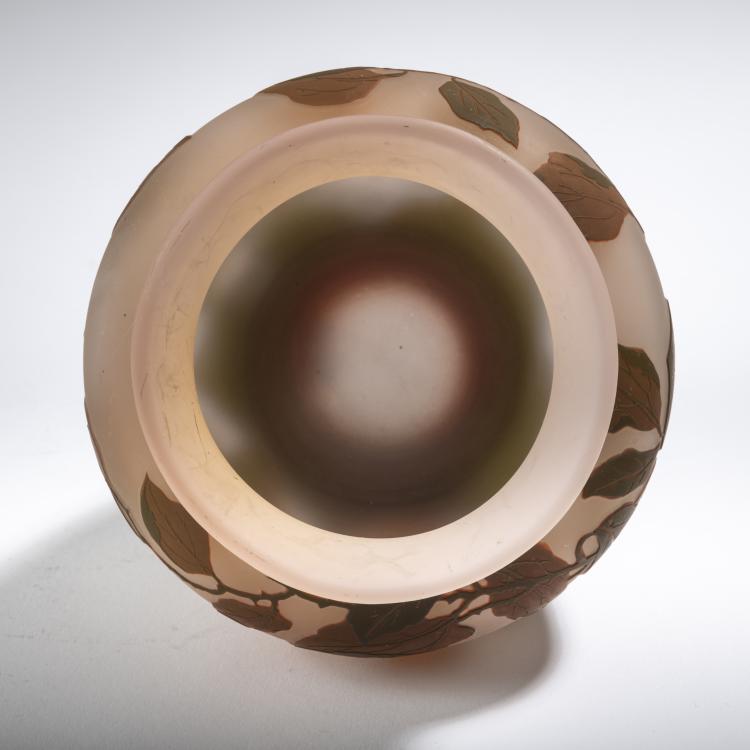 Bild 4 zu Objekt, Vase mit Hagebutten, 1921-29, Arsall, Vereinigte Lausitzer Glaswerke, Wei&szlig;wasser, 162B 261